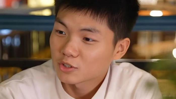 渔父青年医生·李榉桁｜治疗，从理解一个人的痛，到陪他走出痛